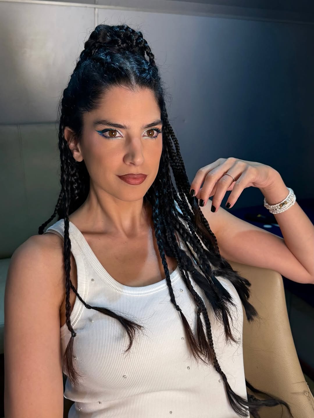 كارمن بصيبص بإطلالة من وحي الفراعنة