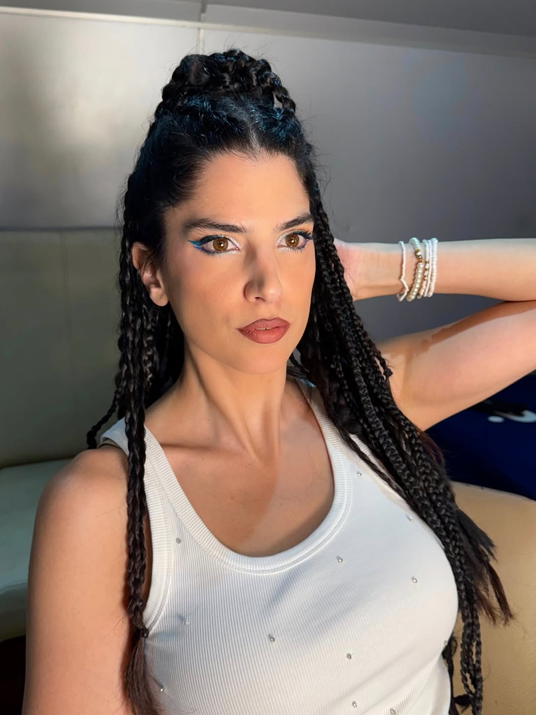 كارمن بصيبص بإطلالة من وحي الفراعنة