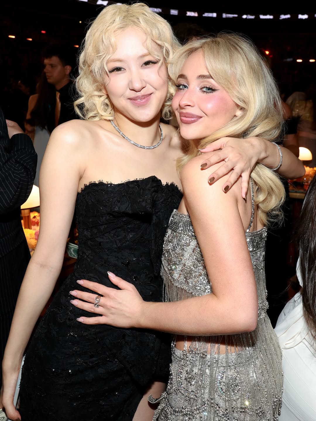 سابرينا كاربنتر وروزي