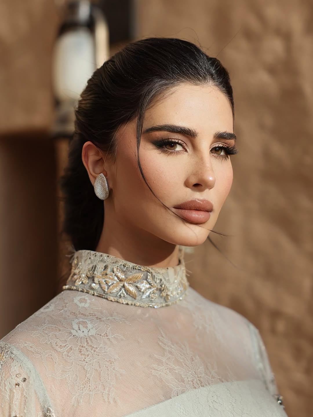 رهف الحربي بمكياج سموكي شرقي