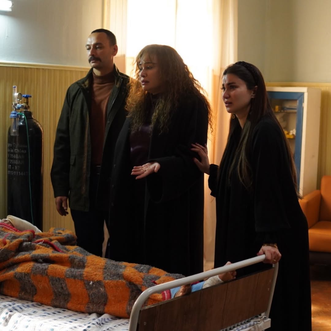 هند صبري وهدى الإنربي وأحمد خالد صالح في مسلسل "مناعة"