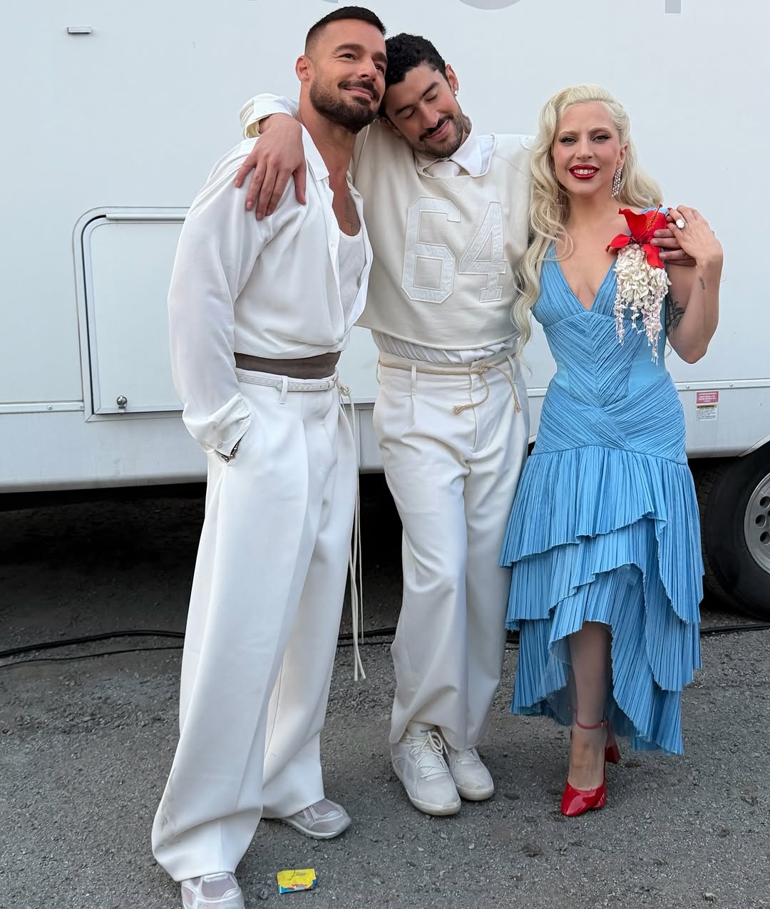 باد باني وليدي غاغا وريكي مارتن في حفل سوبر بول