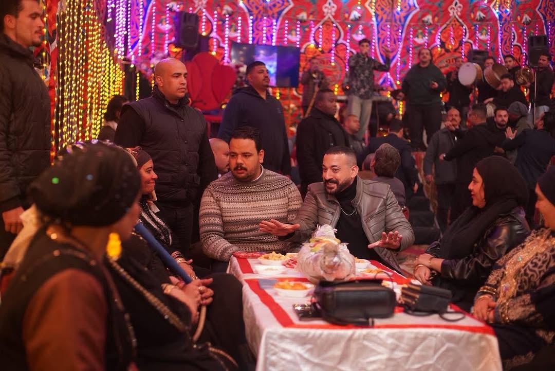 دياب ومصطفى غريب في مسلسل "هي كيميا؟"