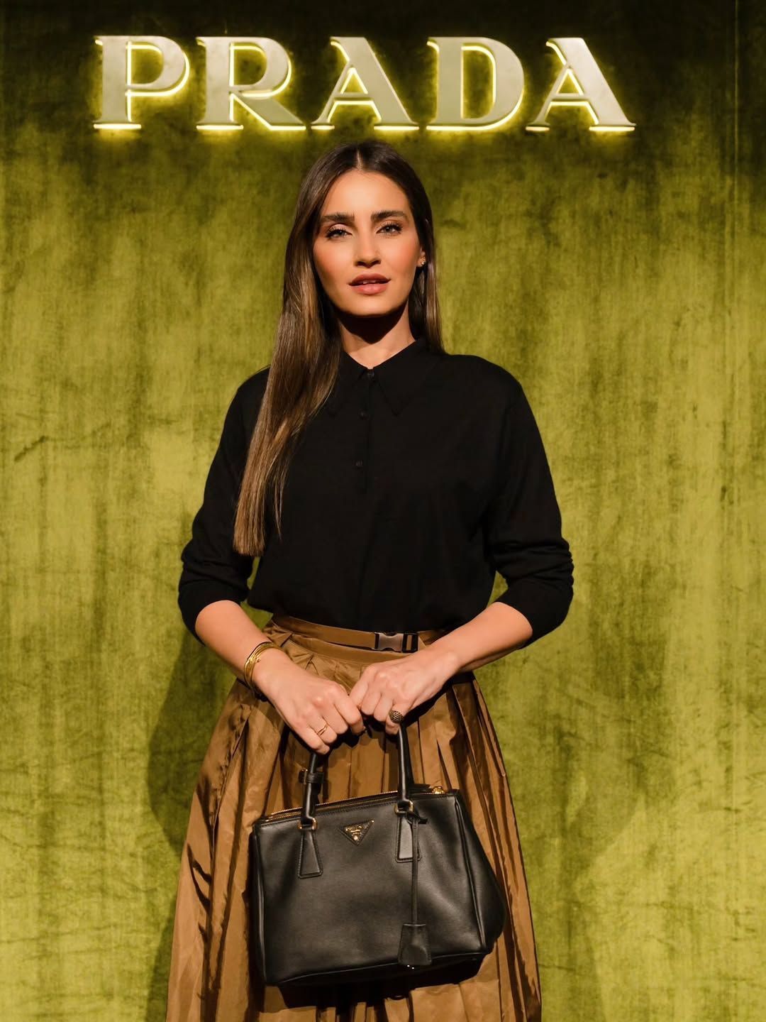 إيميه صياح بإطلالة كلاسيكية بألوان ترابية