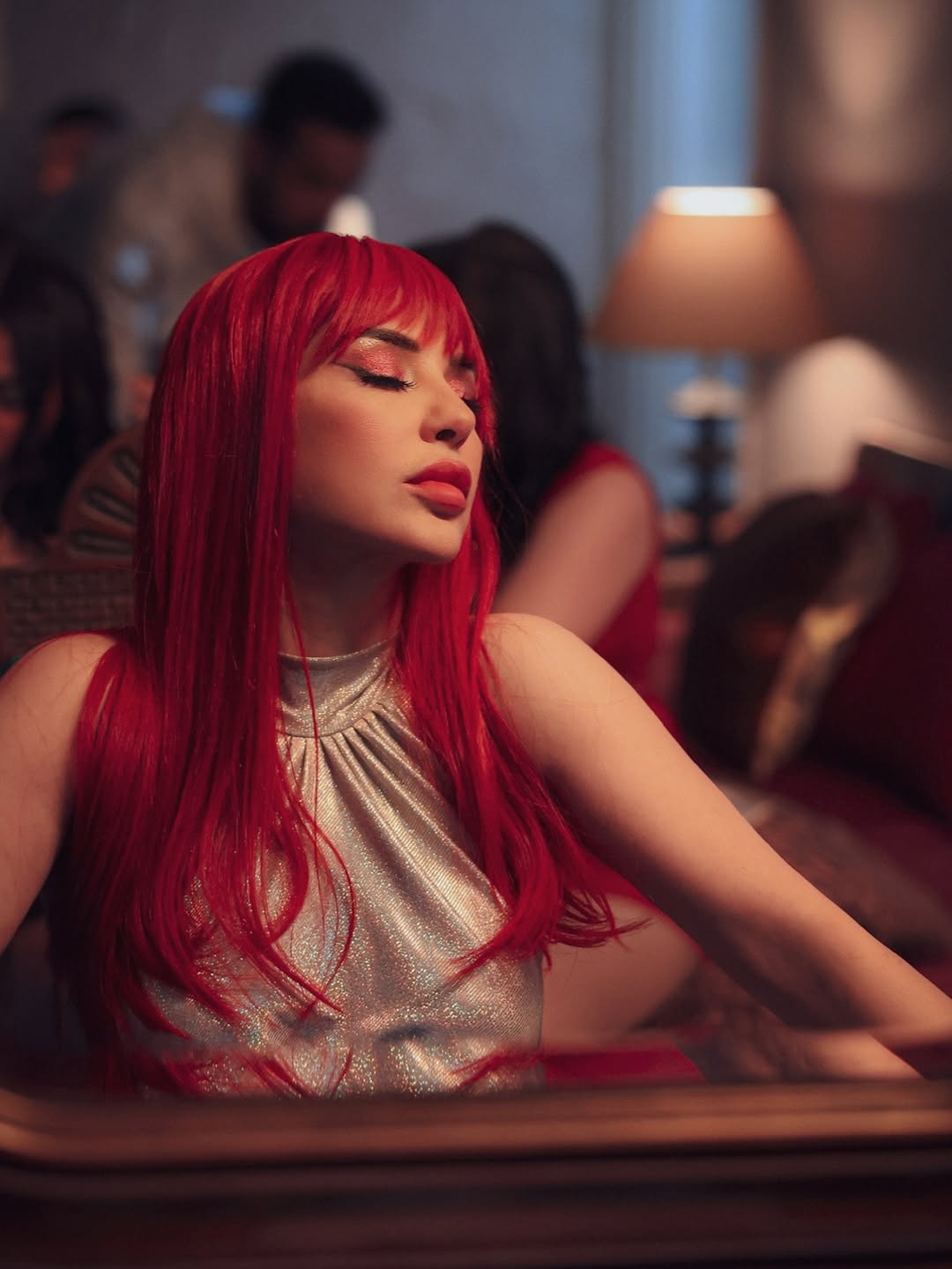 الأحمر… الجرأة والتمرد