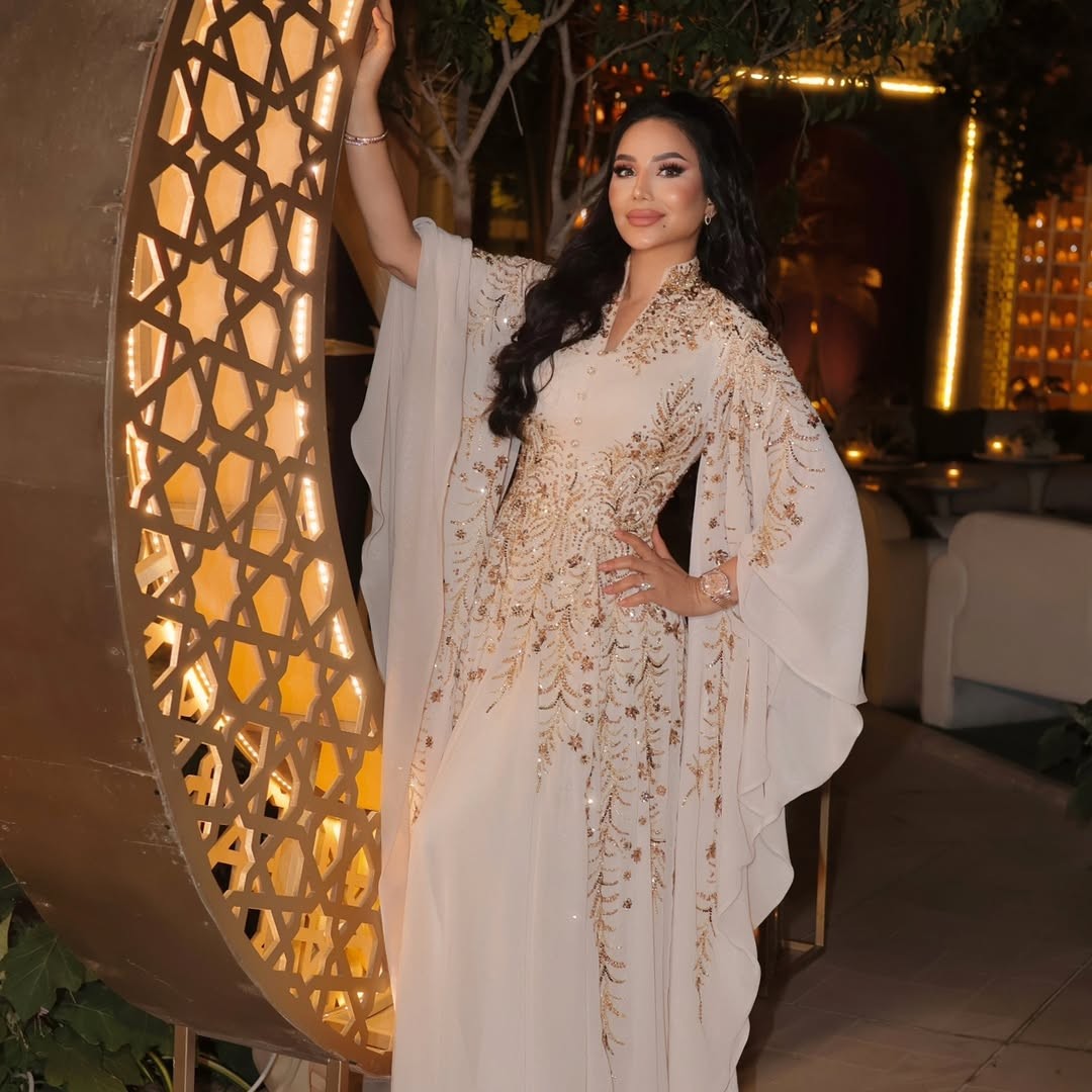 إطلالة لجين عمران الجمالية مع القفطان المغربي