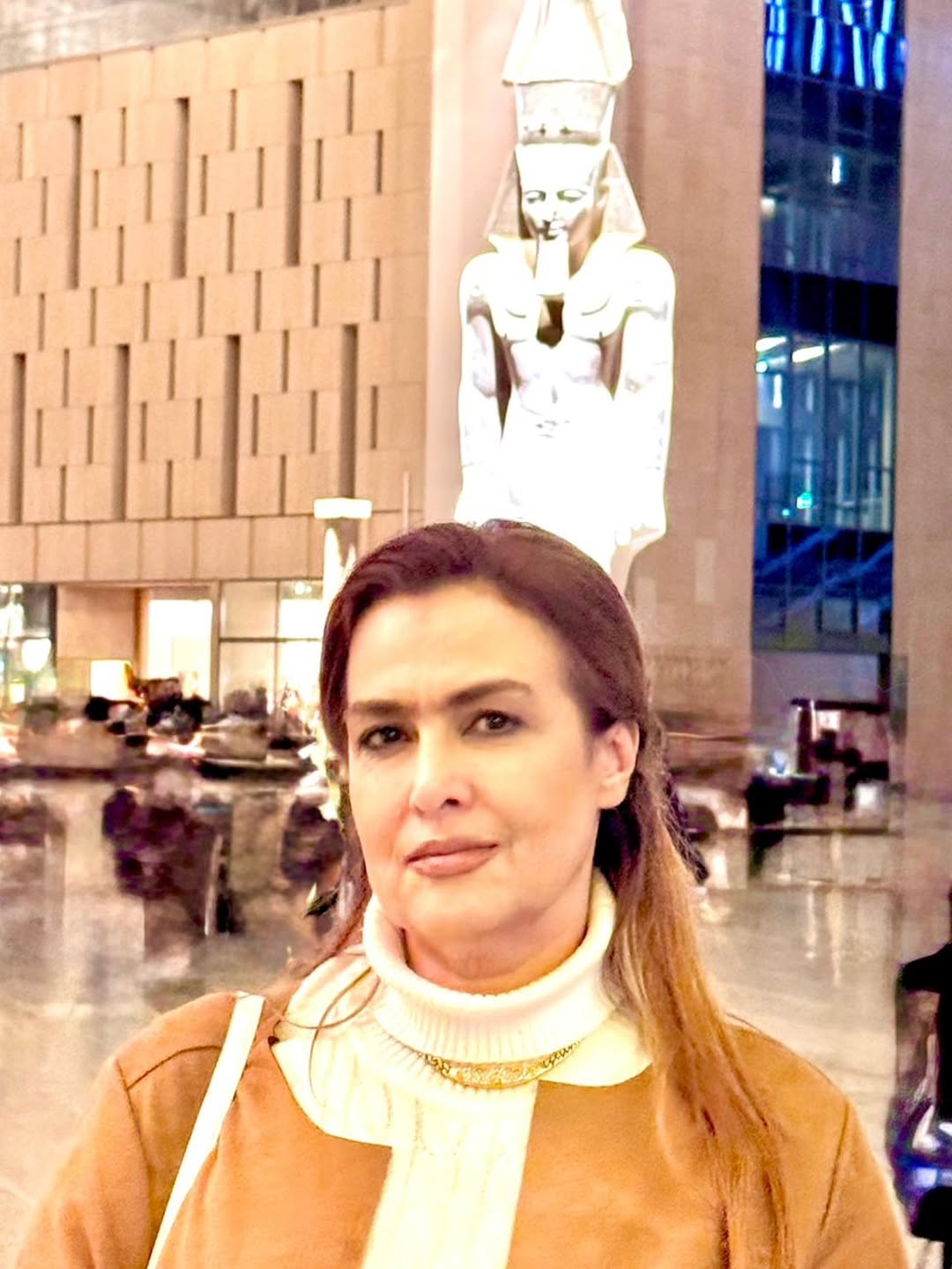 سيمون في المتحف المصري الكبير