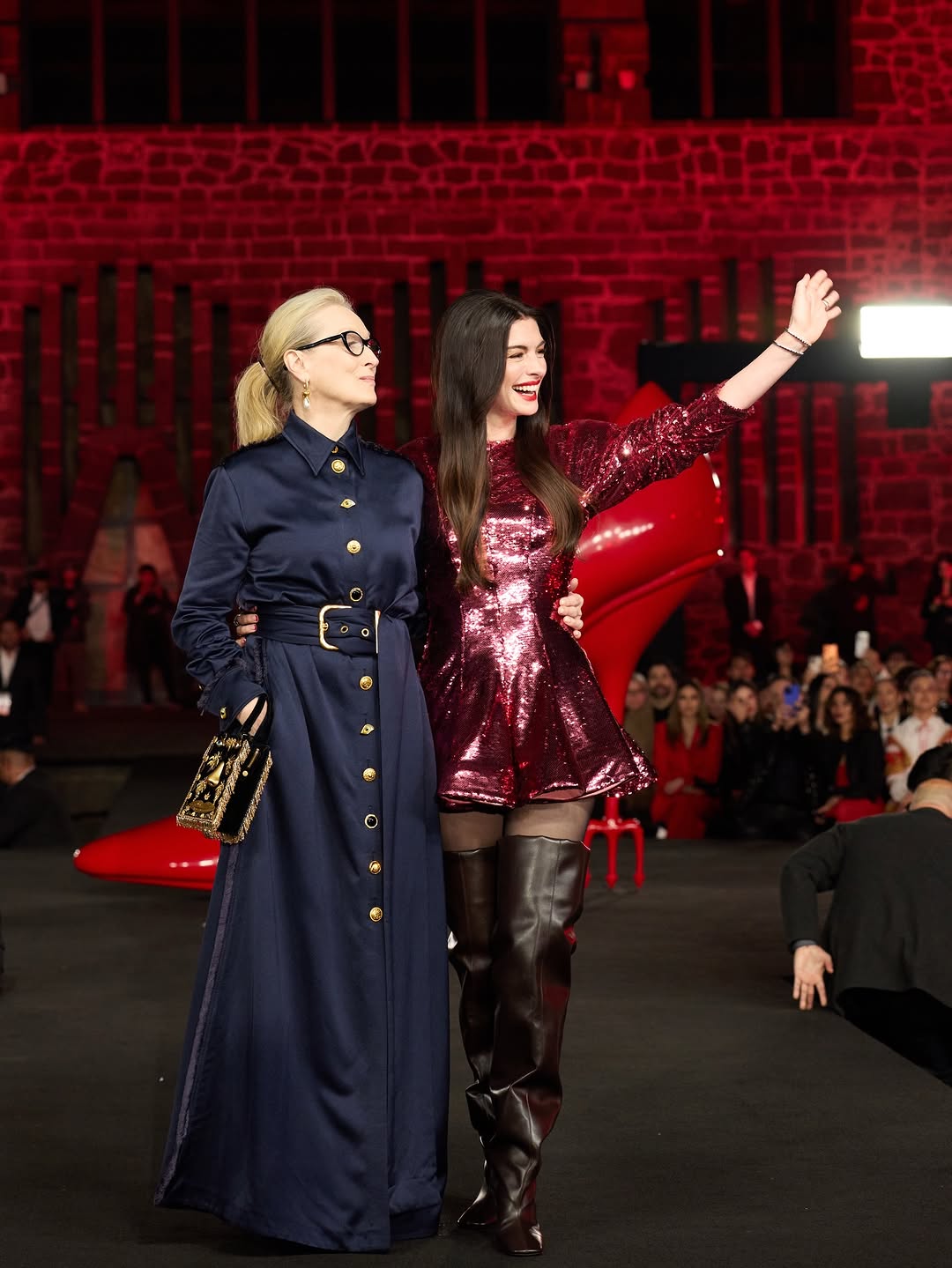 إطلالة ميريل ستريب و آن هاثاواي في العرض الترويجي الأول