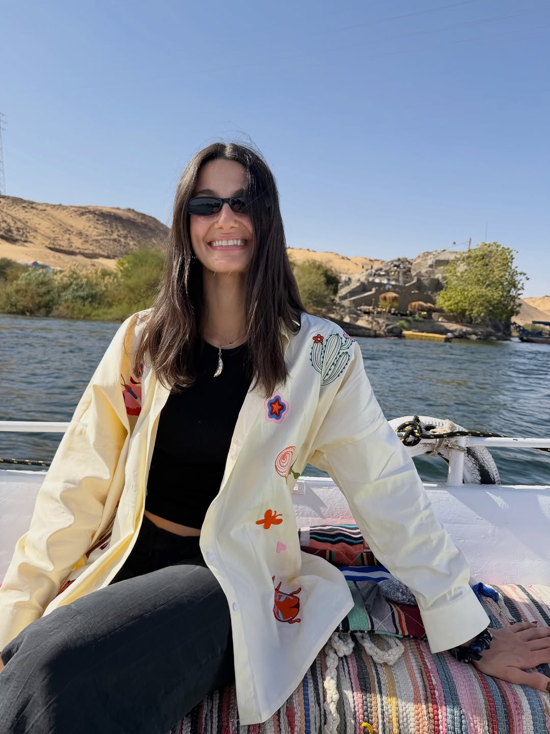 تارا عماد في أسوان