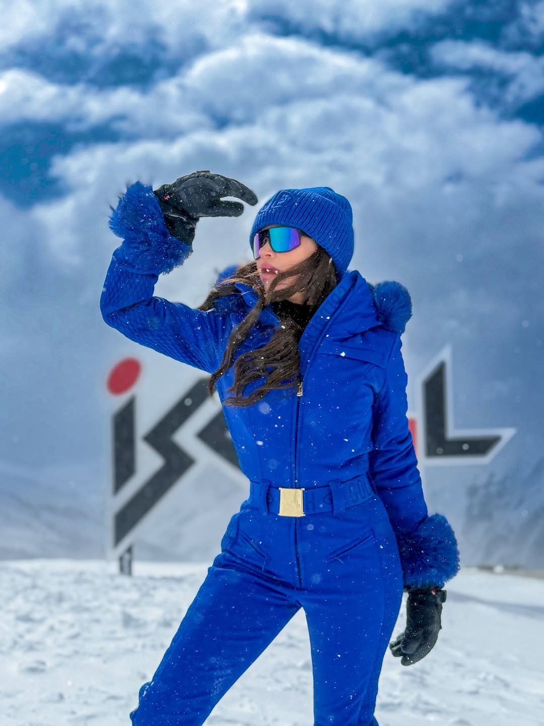 نهى نبيل تمضي وقتا ترفيهيا سعيدا في رحلة تزلج