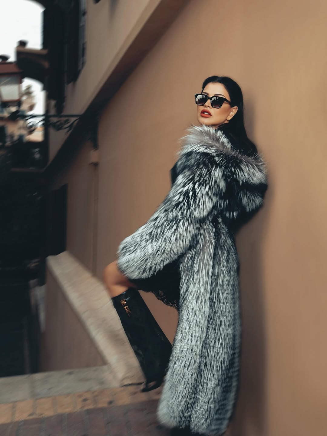 جومانا مراد بإطلالة شتوية دافئة