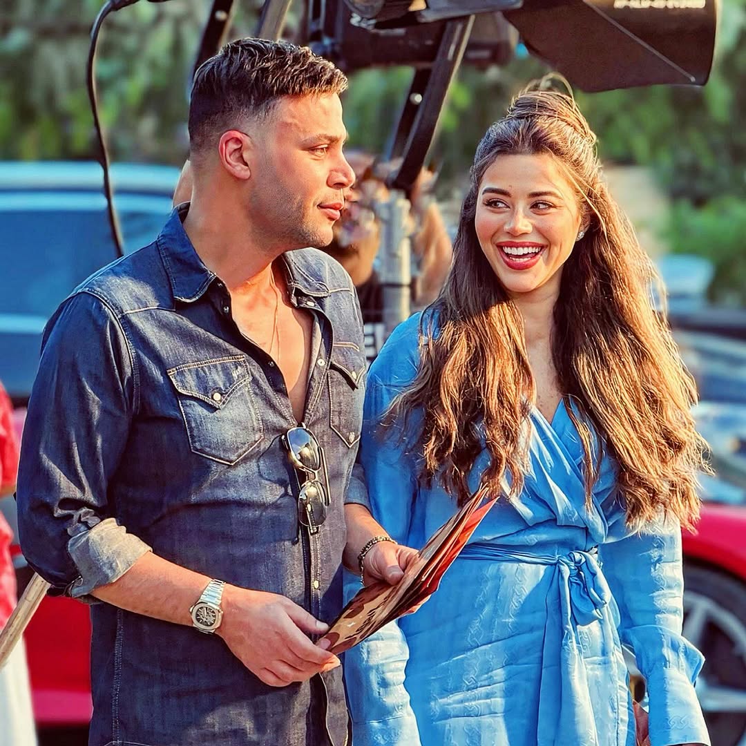 محمد إمام ويارا السكري في فيلم "صقر وكناريا"