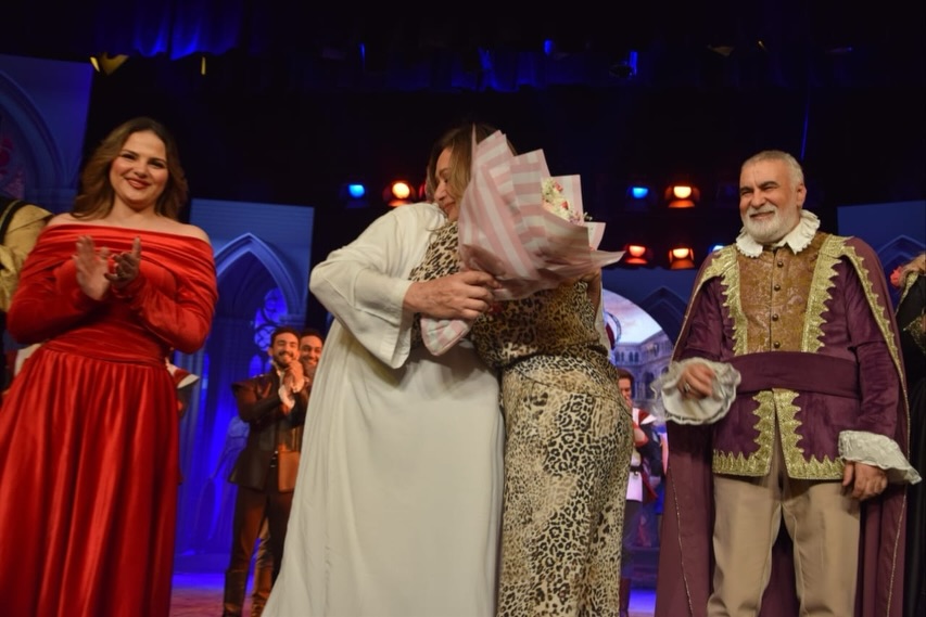 يحيى الفخراني وليلى علوي