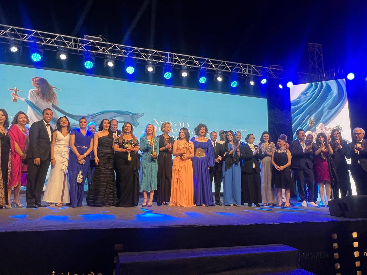 النجوم في افتتاح مهرجان أسوان