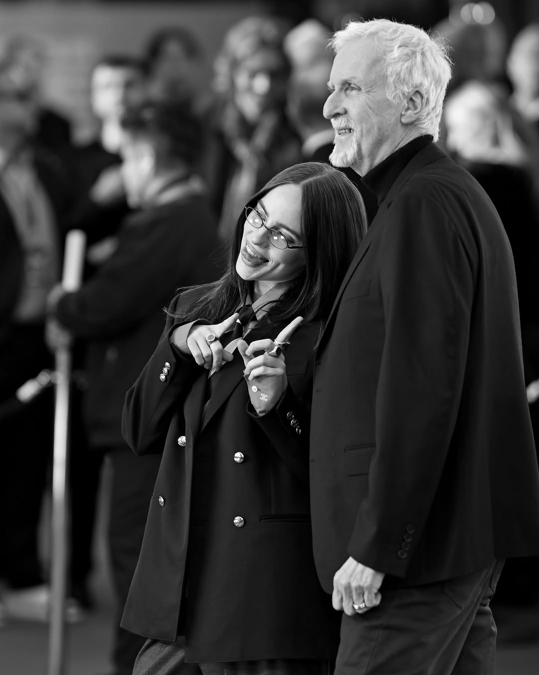 بيلي إيليش وجيمس كاميرون في عرض فيلم "Hit Me Hard and Soft: The Tour"