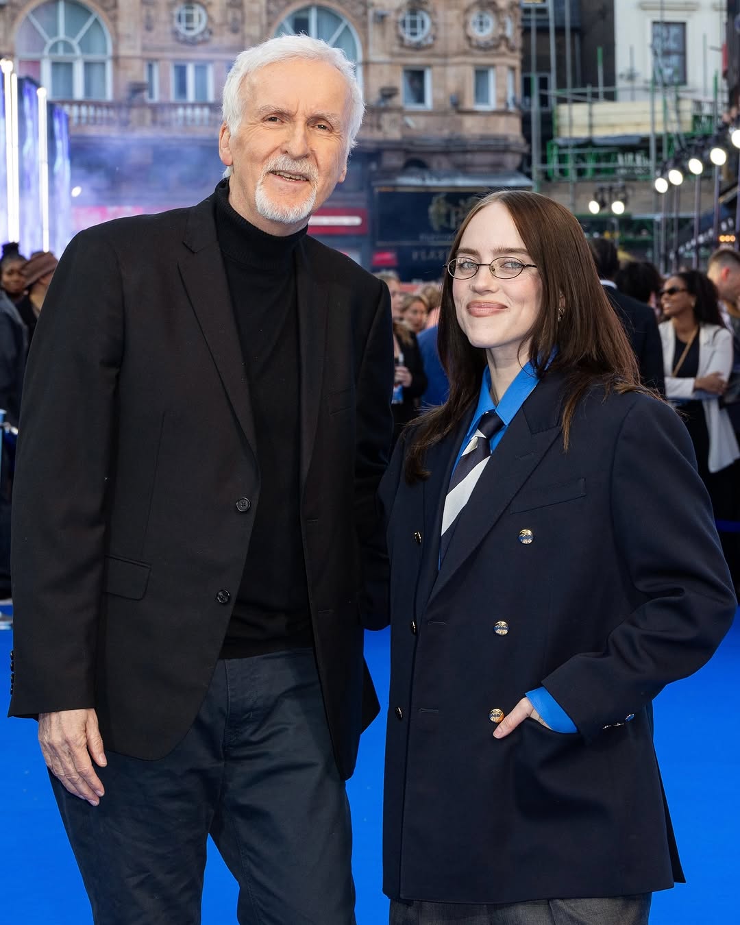 بيلي إيليش وجيمس كاميرون في عرض فيلم "Hit Me Hard and Soft: The Tour"