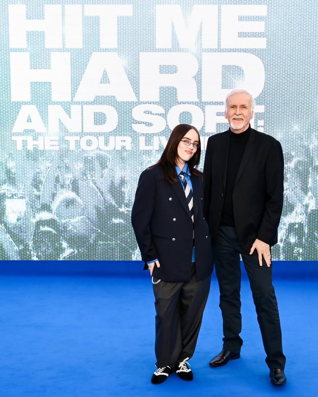 بيلي إيليش وجيمس كاميرون في عرض فيلم "Hit Me Hard and Soft: The Tour"