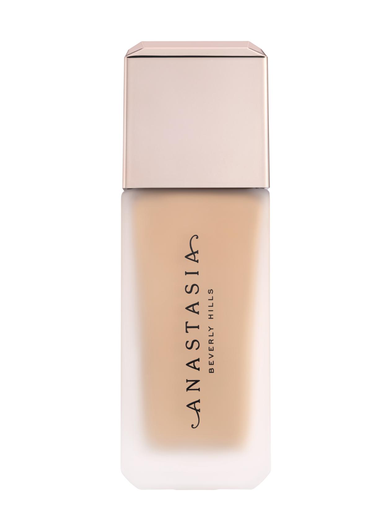 مكياج ديما الأسدي في مهرجان كان 2026 بتوقيع ريهام خليفة ومستحضرات Anastasia Beverly Hills