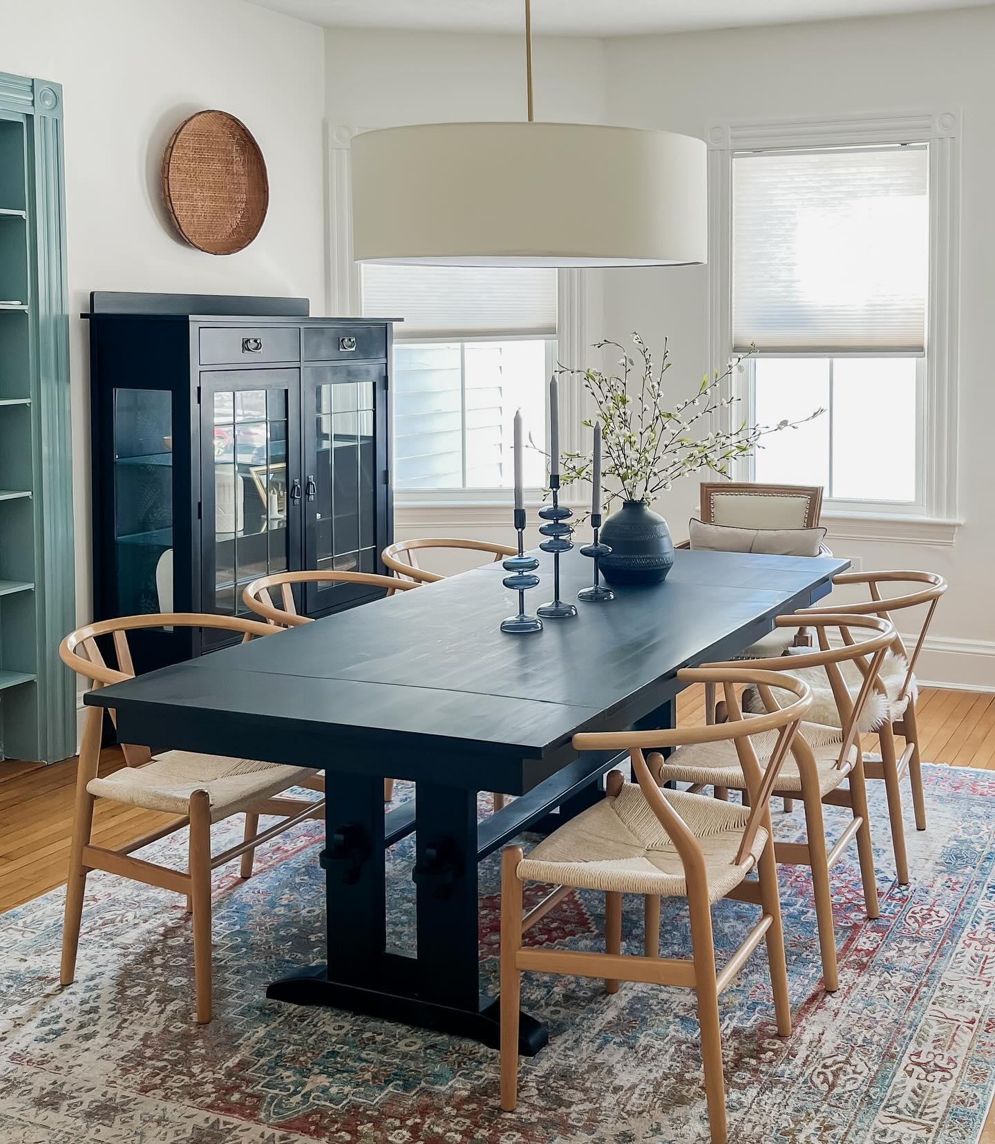 7 تصاميم لكراسي الطعام يعشقها مصممو الديكور