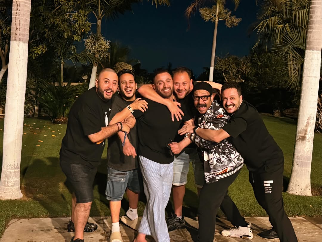 أحمد السقا يحتفل بعيد الأضحى مع أصدقائه