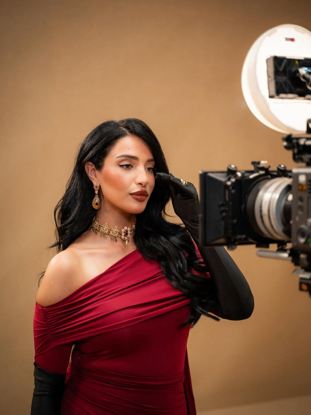الفنانة المغربية إينيز