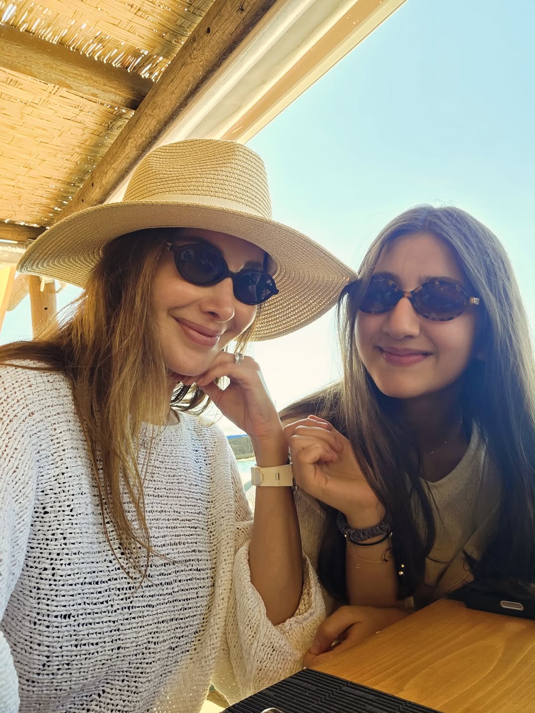 نانسي عجرم وابنتها