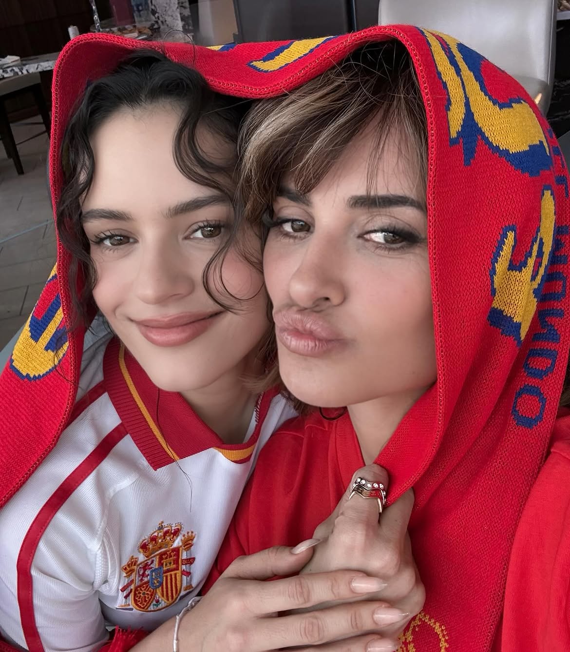 بينيلوبي كروز وروزاليا
