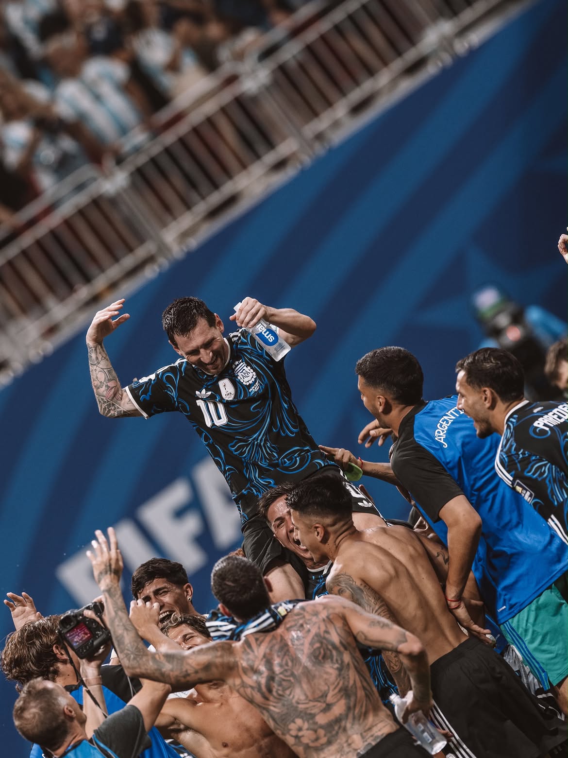 ليونيل ميسي يحتفل ببلوغ نهائي كأس العالم