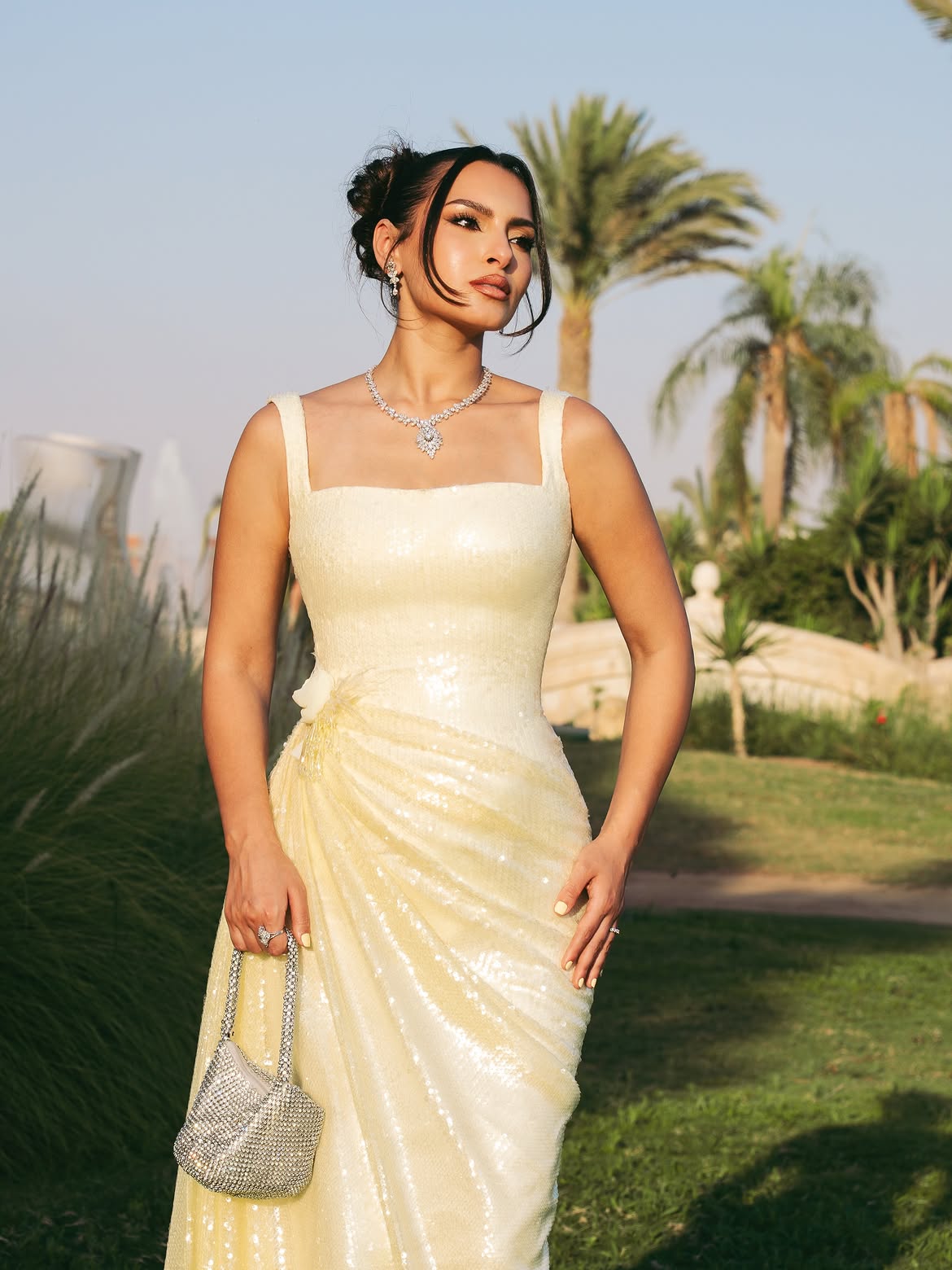 كارمن سليمان ببريق الفستان الأصفر