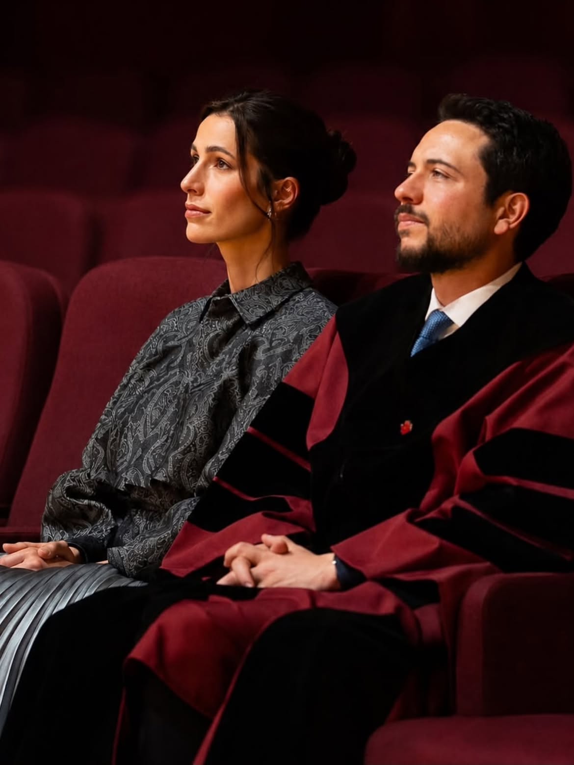 الأميرة رجوة بتسريحة الشعر المرفوع 