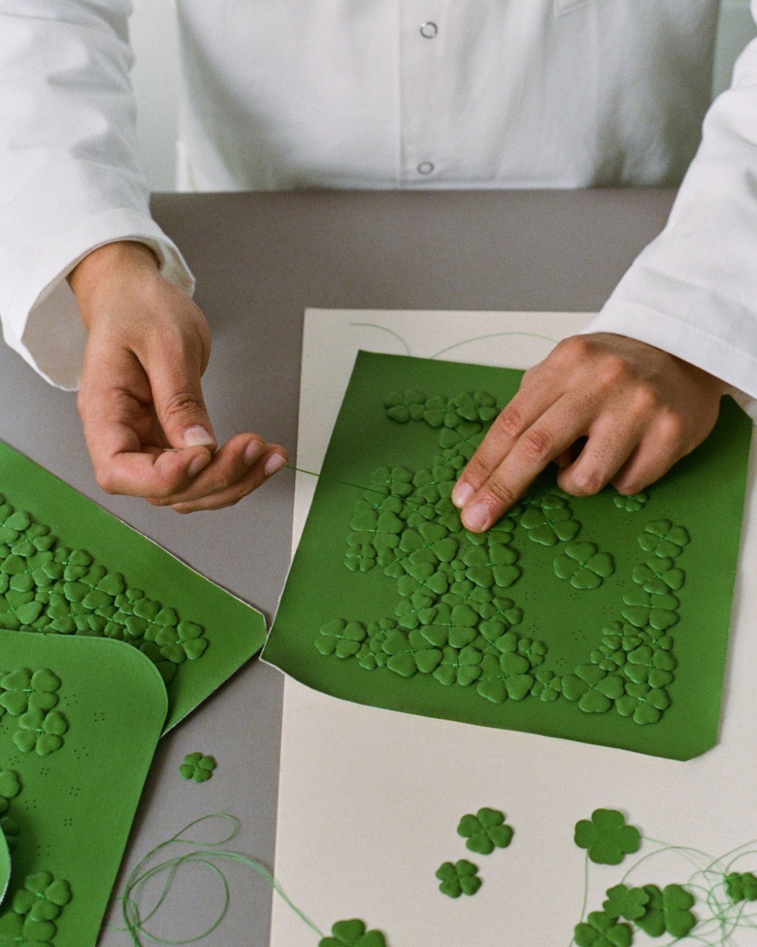 تُبتكر كل ورقة نفل ببراعة حرفية استثنائية