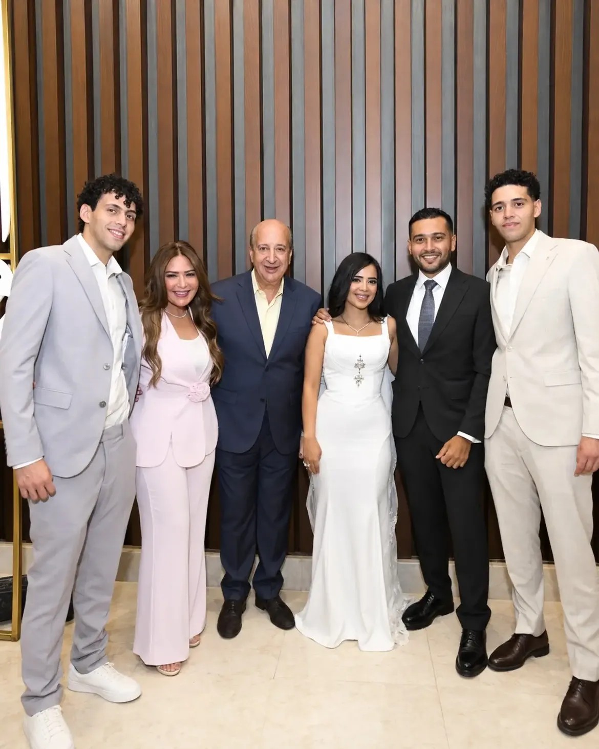 صابرين وزوجها وأبنائها