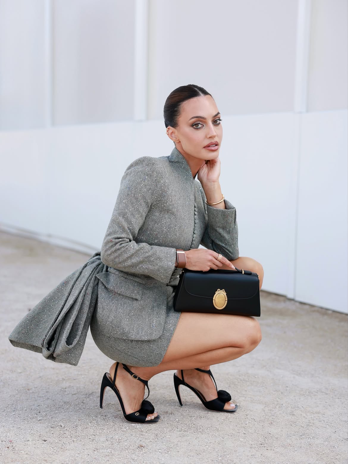 كارن وازن بإطلالة رمادية من Dior
