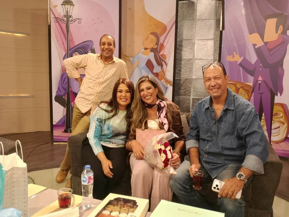 آيات أباظة تحتفل بعودتها إلى الشاشة