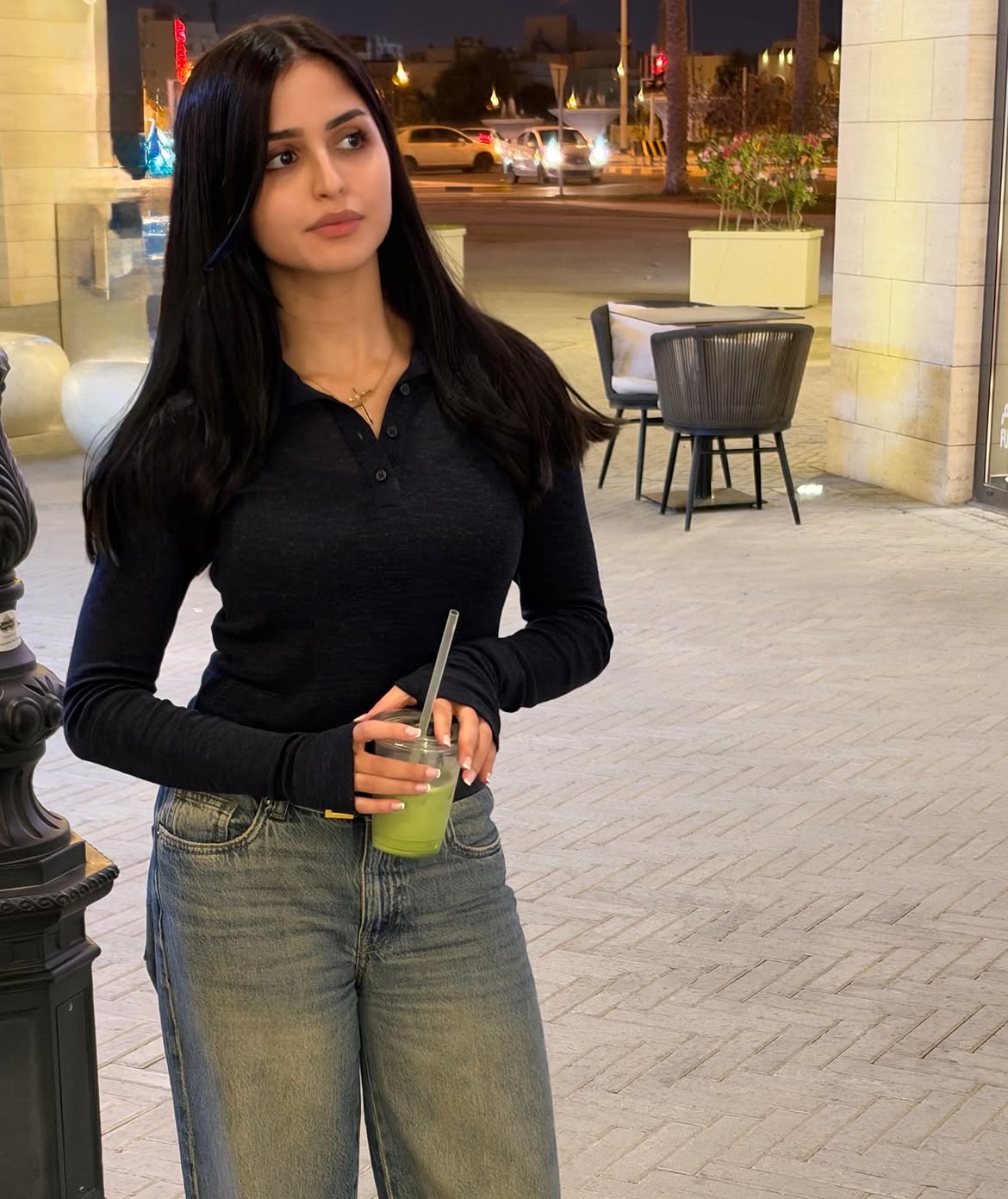 الفنانة حلال الترك تنشر صورها خلال تناولها مشروب الماتشا