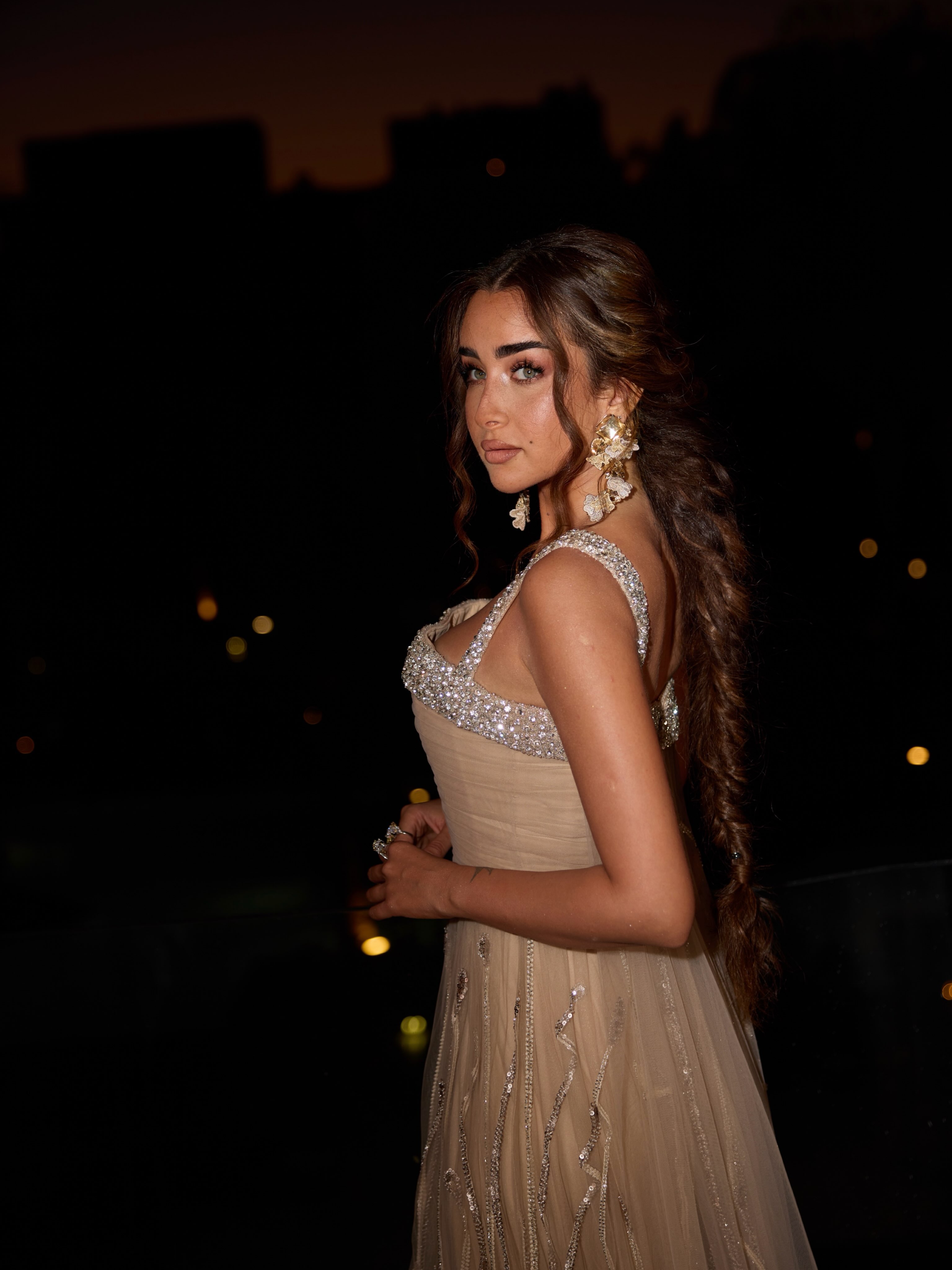 هنا الزاهد