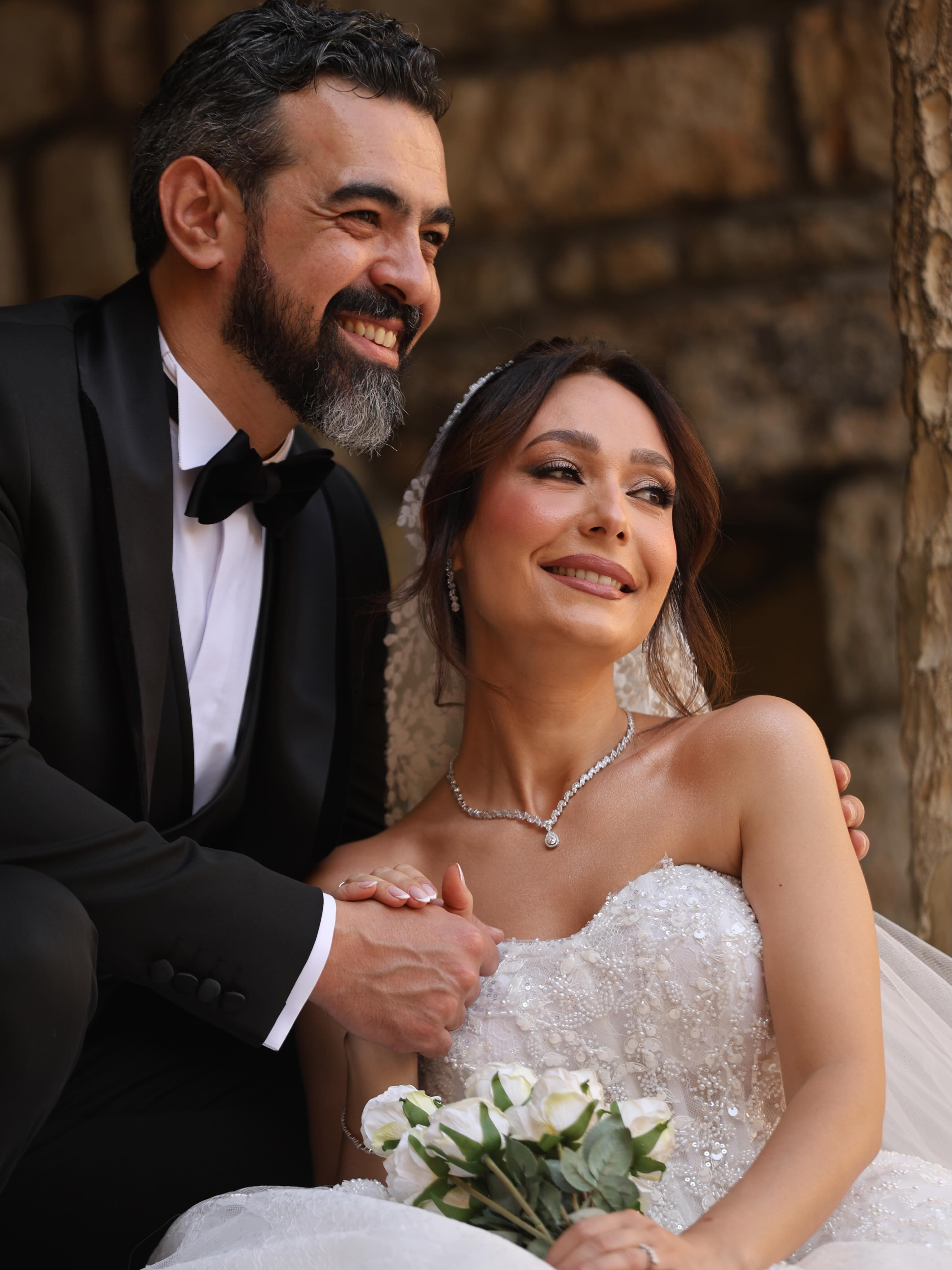 صورة من زفاف رنا كرم وتظهر برفقة عريسها