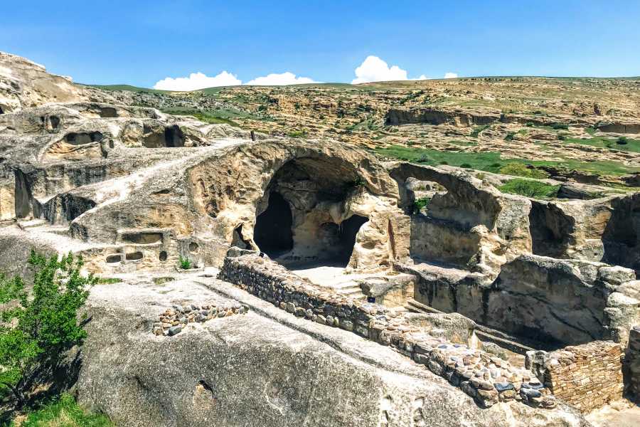 استكشف مدن الكهوف القديمة