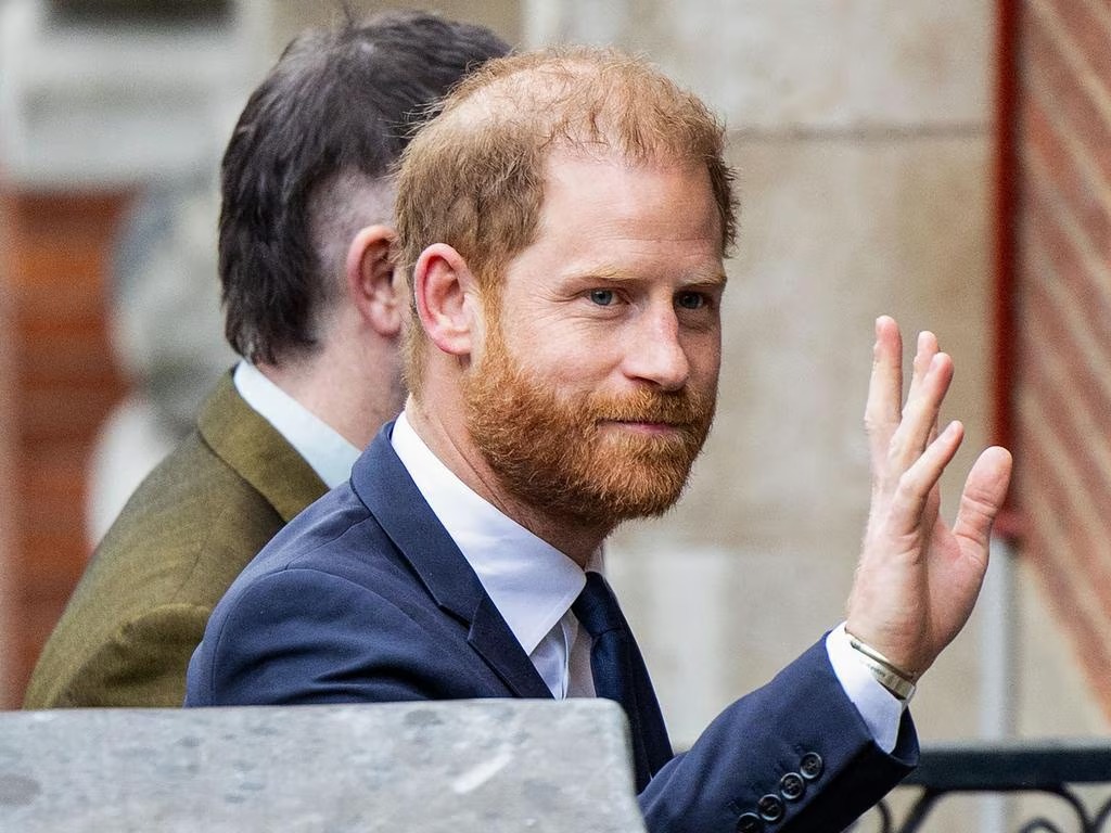 الأمير هاري يقود مجموعة من المشاهير لمواجه إمبراطورية الإعلام قضائيًا