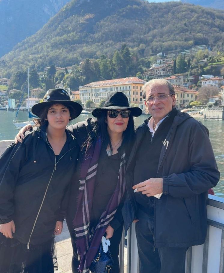 الفنانة التشكيلية السعودية شاليمار شربتلي لـ هي: الفن… لغة الإنسان ... وهوية الوطن