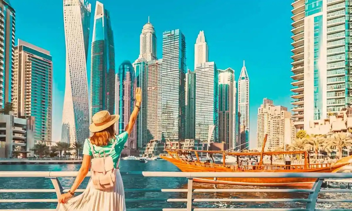 المعالم السياحية بالإمارات في يوم المرأة الإماراتية