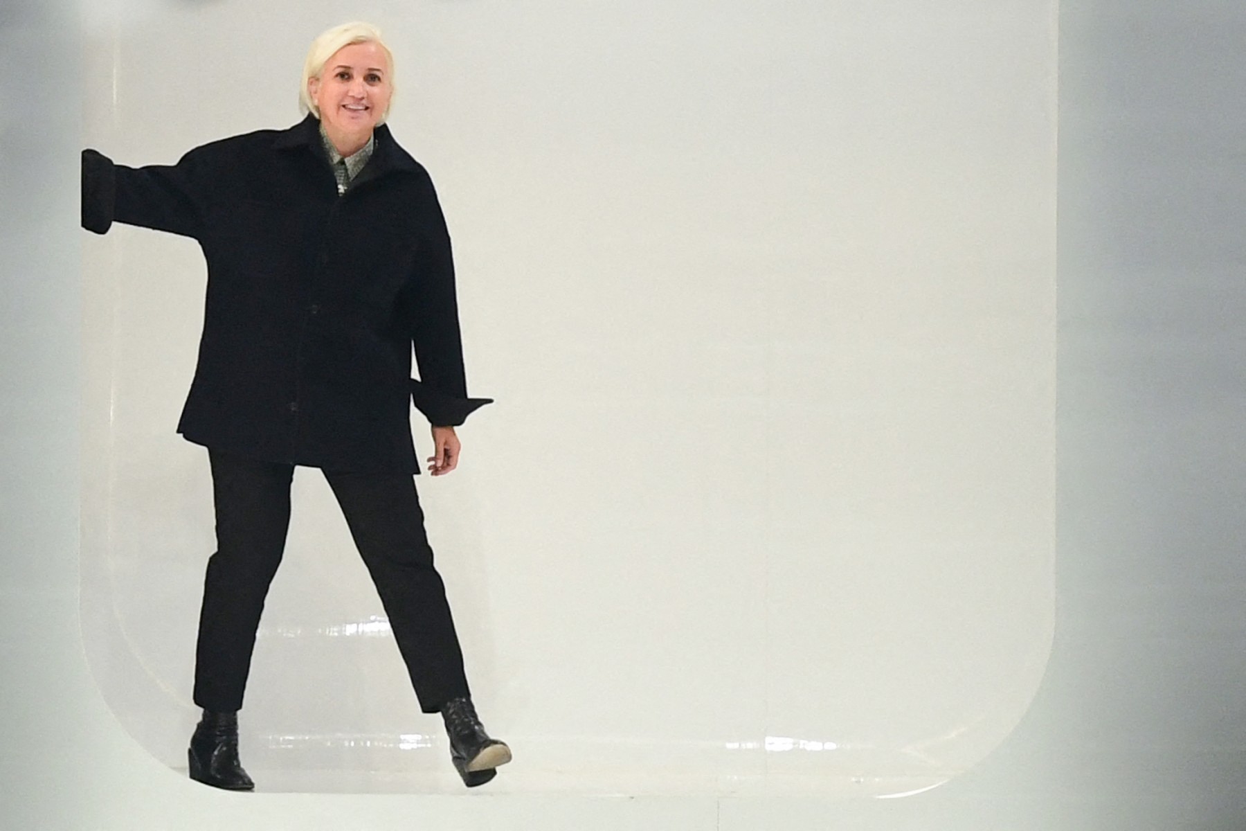 "سيلفيا فينتوريني فندي" Silvia Venturini Fendi في ختام عرض أزياء مجموعة فندي للأزياء الرجالية