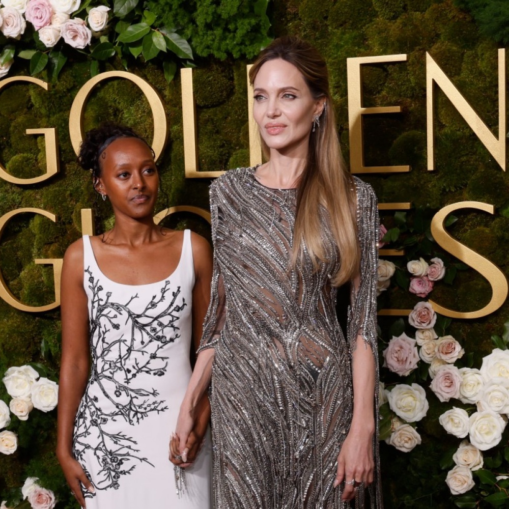 زهرة جولي تشيد بدور والدتها أنجلينا جولي