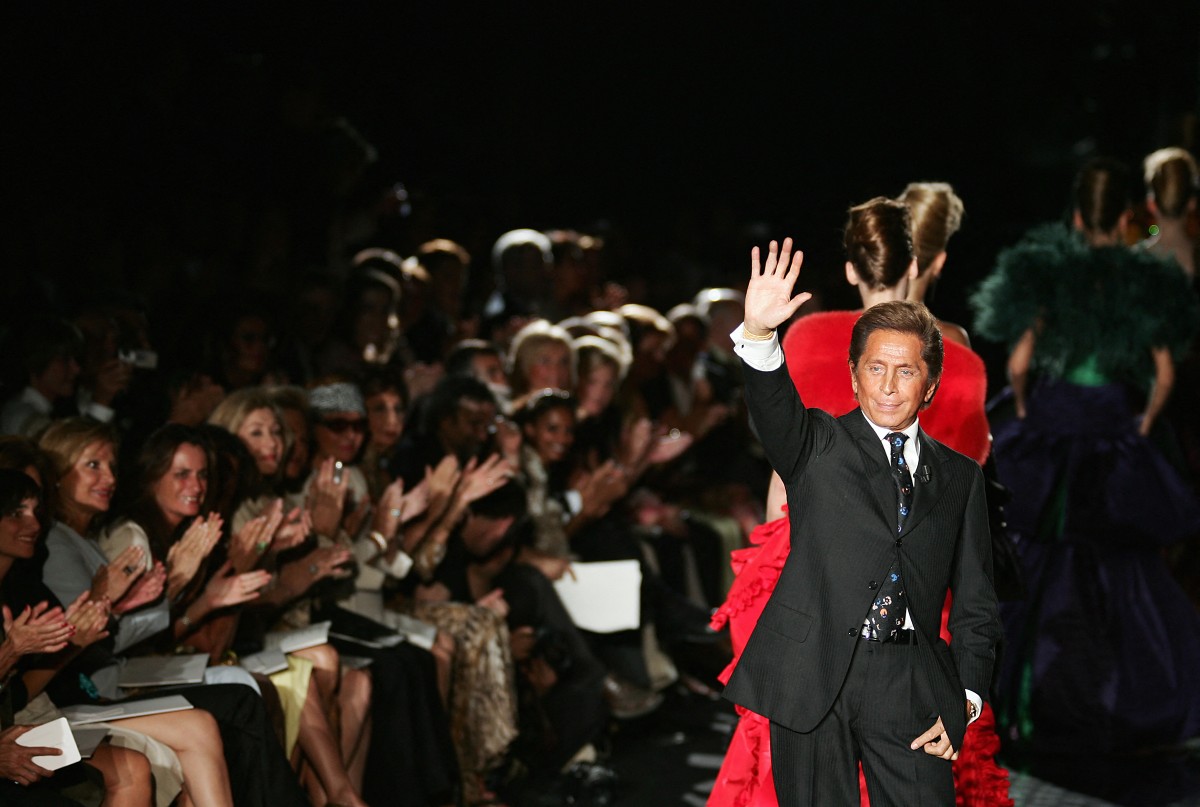 رحل المصمم الإيطالي الأسطوري فالنتينو غارافاني عن عمر يناهز 93 