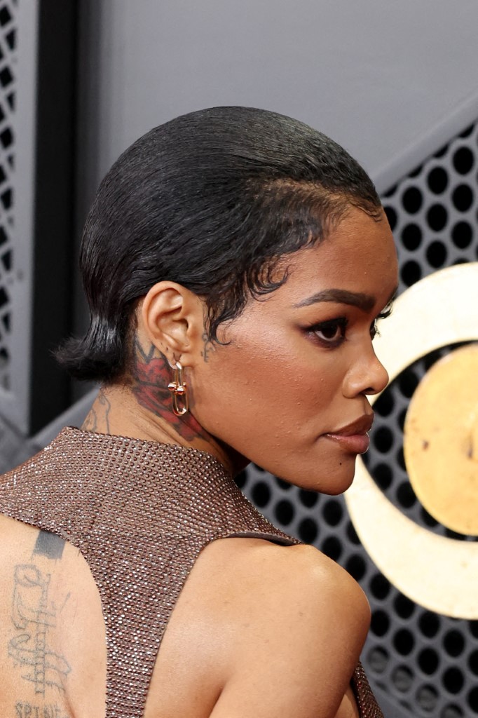 اطلالة Teyana Taylor برسمات المكياج البرونزي