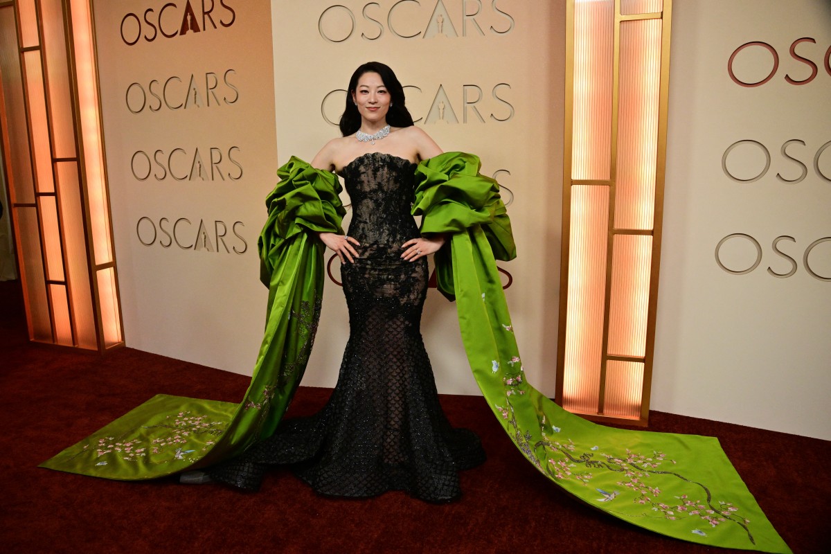 أردن تشو بفستان دراماتيكي بتصميم الحورية