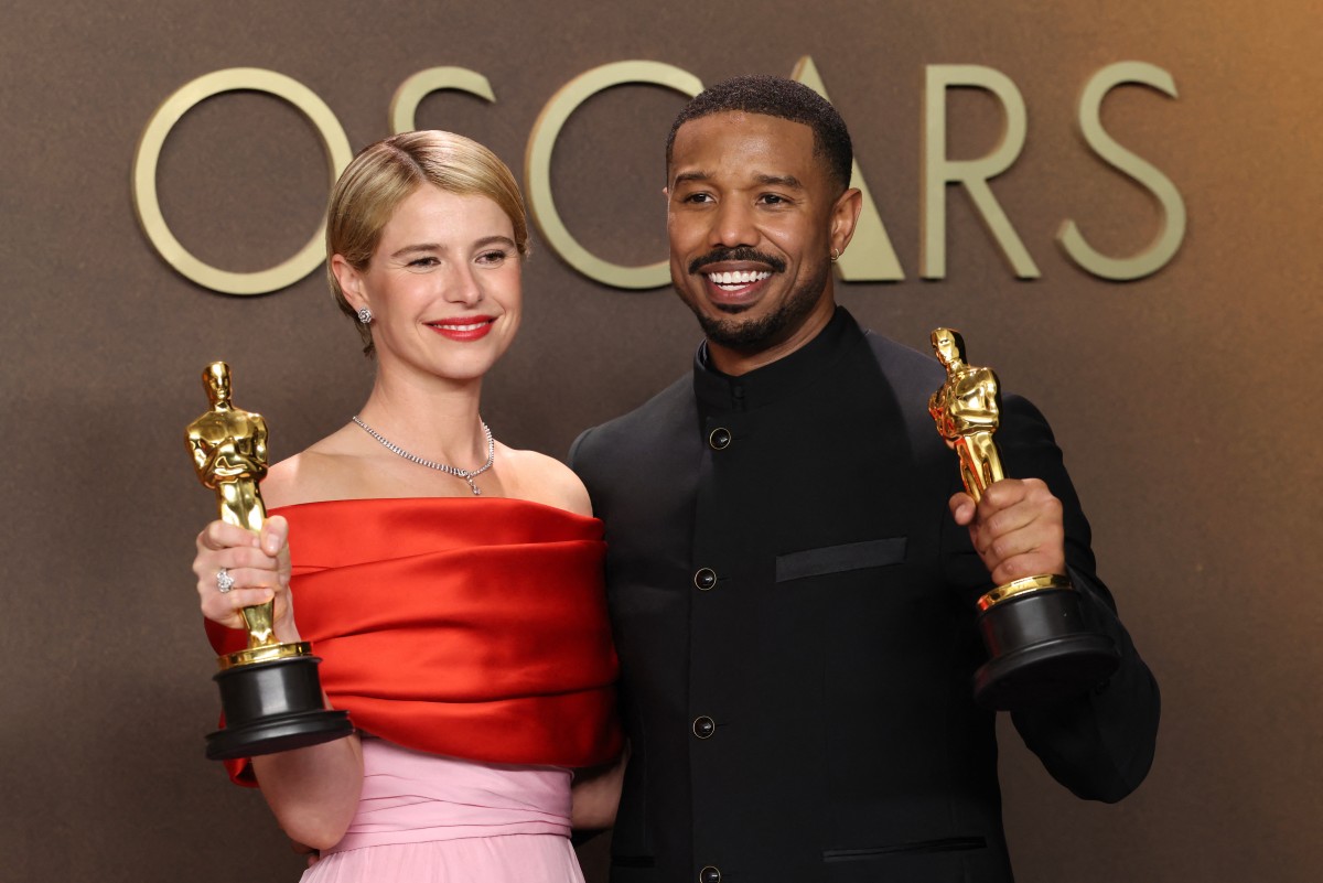 مايكل بي جوردان وجيسي باكلي