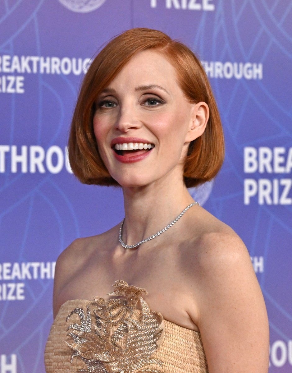 قصة بوب قصيرة بطول الذقن… خيار أنيق وعصري