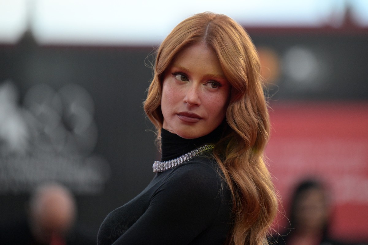 اطلالة Marina Ruy Barbosa برسمات المكياج النيود
