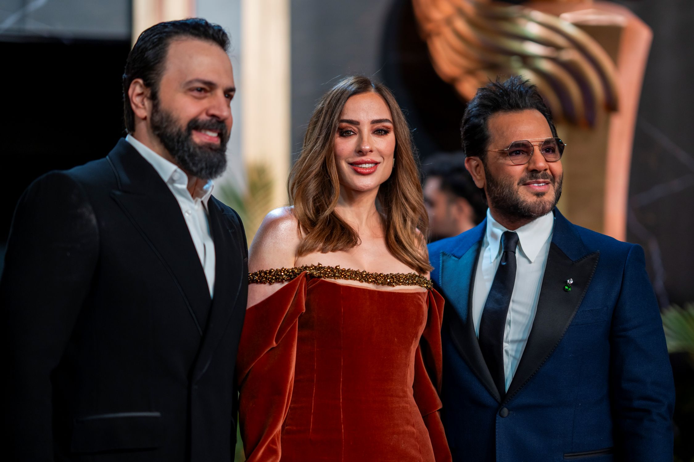 وفاء الكيلاني.. سحر العيون الترابية بلمسة مخملية